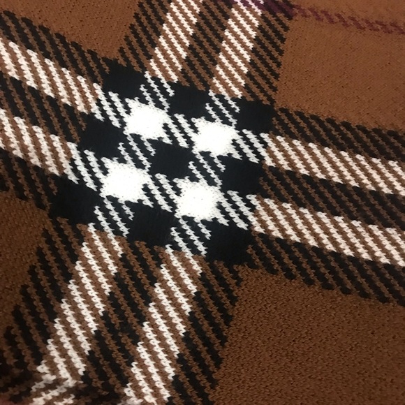 Burberry 100% Authentic scarf brand new - Picture 4 of 15